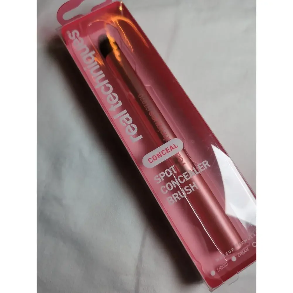 Real Techniques Spot Concealer Brush, Conceal Makeup Formulas Liquid & Cream New